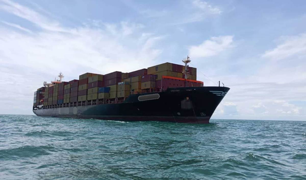 சரக்குக் கப்பல் தடுத்து வைப்பு