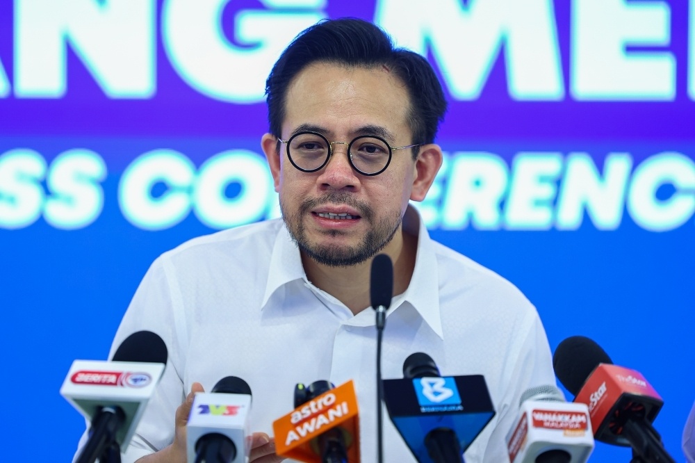 தொழிலாளர்கள் நலனில் மலேசியா பெரும் முன்னேற்றம் : அமைச்சர் ஸ்டீவன் சிம் பெருமிதம்