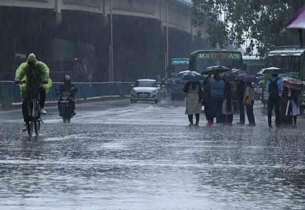 கேரளாவில் பெய்யும் கனமழைக்கு 5 பேர் பலி