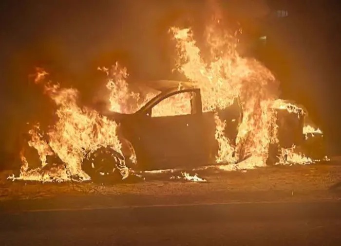 வாகனம் தீப்பிடித்துக் கொண்டதில் ஆடவர் கருகினார்