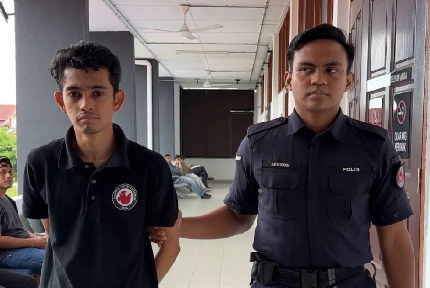 நேர்முகப் பேட்டியின் போது மானபங்கம்