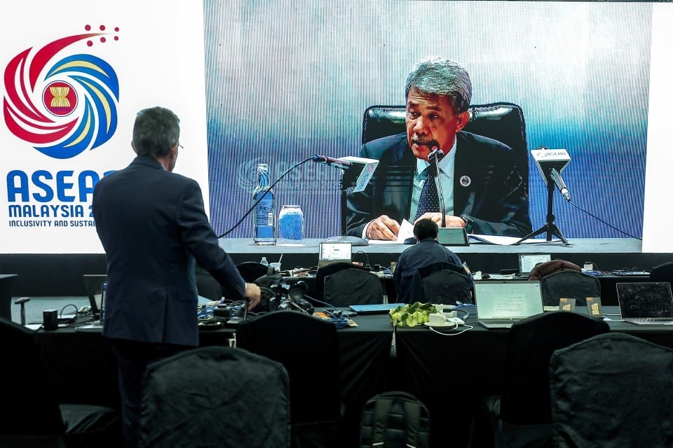 ஒரு மனதாக ஏற்றுக் கொள்ளப்பட்டது