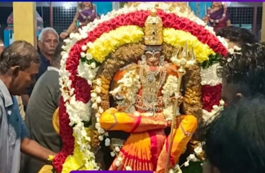 பேராக், பகான் செராய், களும்பாங் தோட்ட ஸ்ரீ திரெளபதியம்மன் ஆலயத்தில் திருக்கல்யாண வைபோகம்