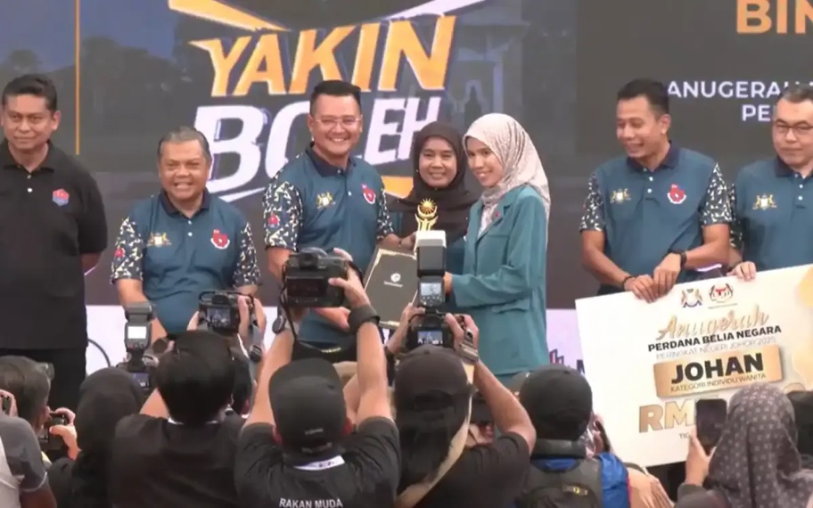 வயது வரம்பை 16 ஆகக் குறைக்க உத்தேசம்