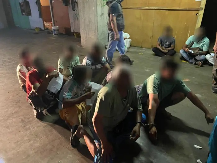 33 சட்டவிரோதக் குடியேறிகள் கைது