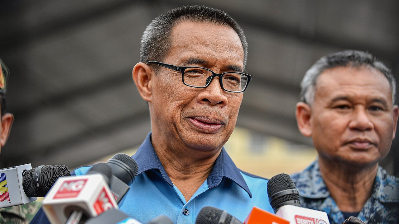 அனைத்து பயிற்சியாளர்களும் ஒரே பயிற்சித் தொகுதியைப் பின்பற்றுவர்