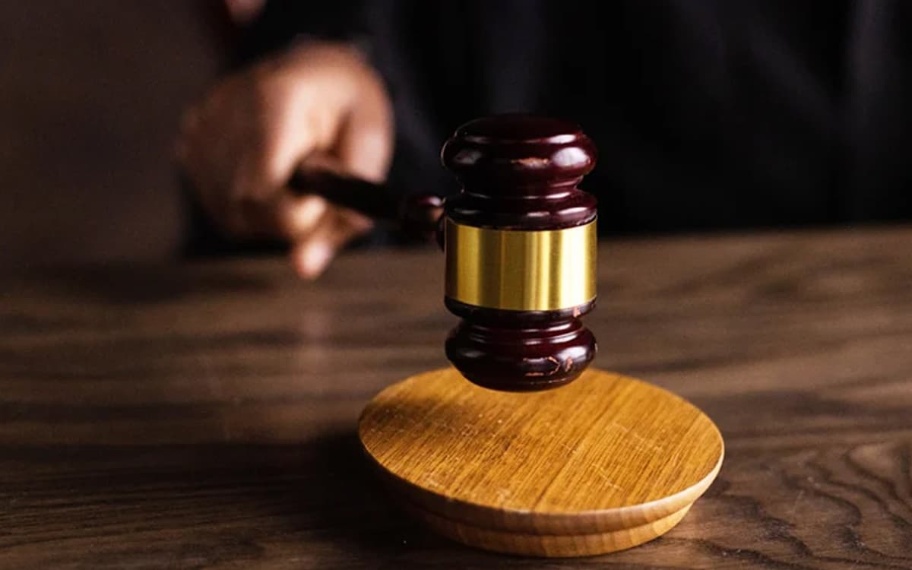 இரண்டு ஜேபிஎன் அதிகாரிகளுக்கு ஓராண்டு சிறை