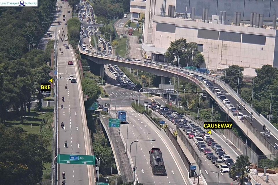 5 மணி நேரம் வரை காத்திருக்க வேண்டிய நிர்பந்தம்