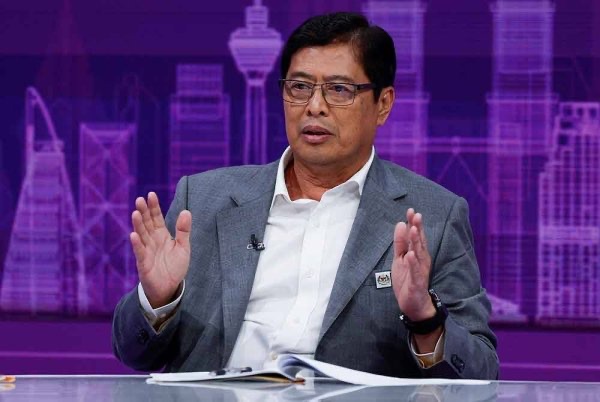 2 சட்டமன்ற உறுப்பினர்கள் உட்பட மூவர் மீது குற்றஞ்சாட்டப்படும்