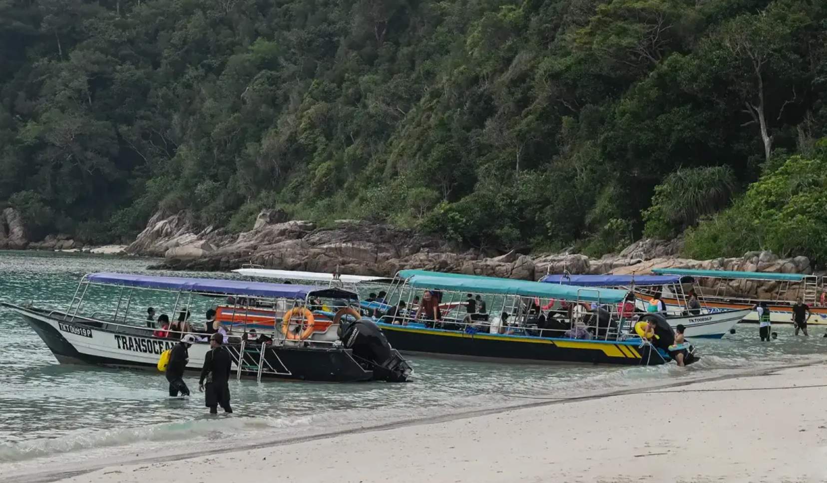 இயந்திரப் படகு நடத்துநரின் உரிமத்தைப் பறிக்கப் பரிந்துரை