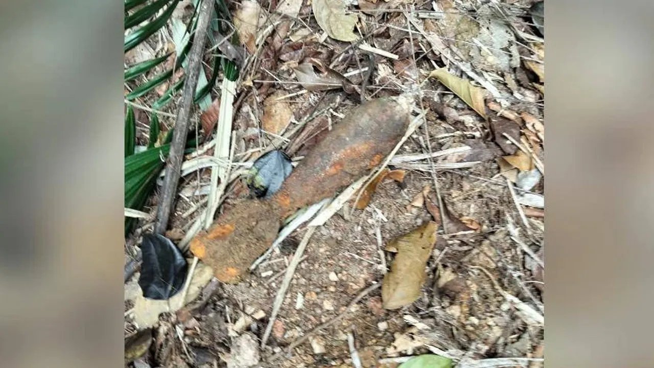 வெடிகுண்டு கண்டுபிடிப்பு: மெனோரா சுரங்கப்பாதை வழித்தடம் மூடப்பட்டது