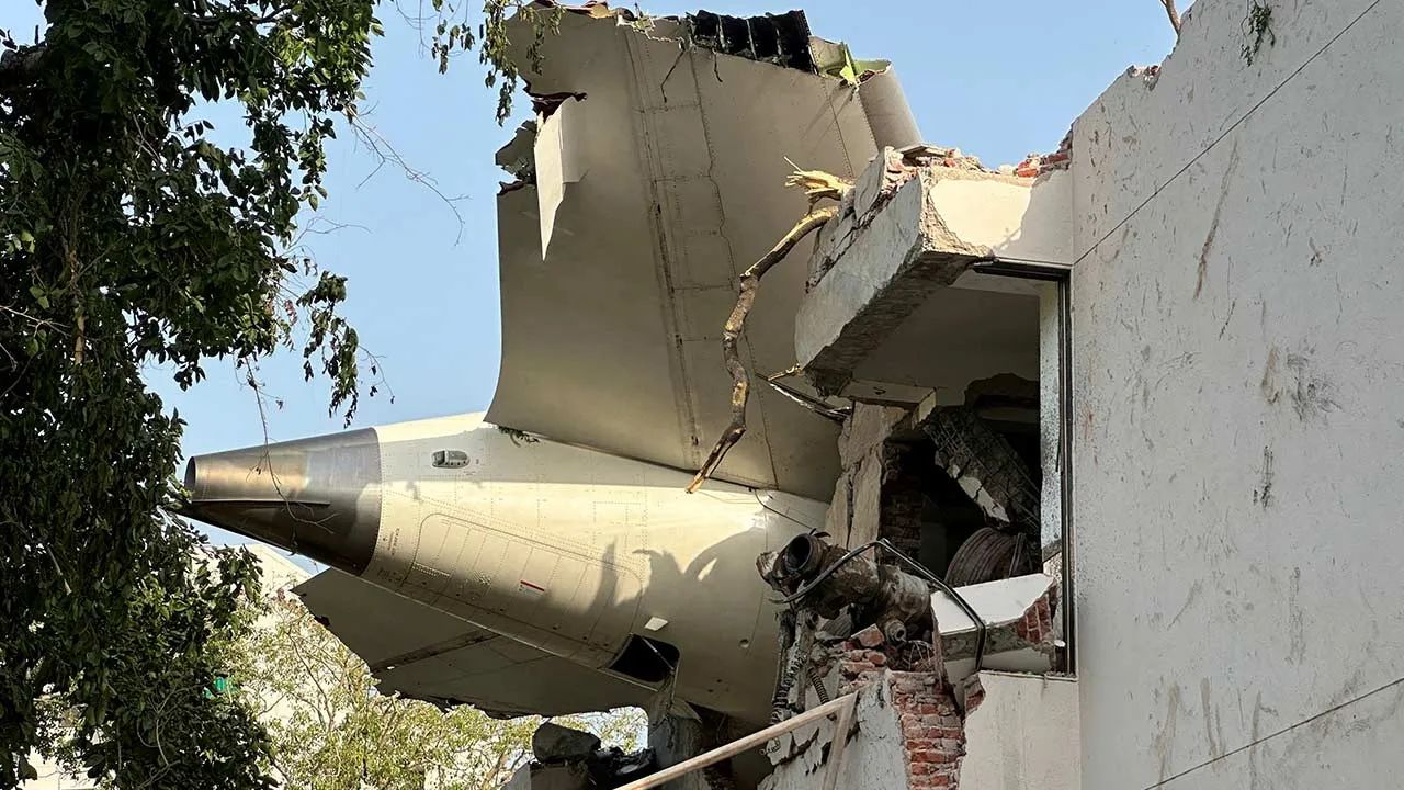 ஏர் இந்தியா விமான விபத்தில் மலேசியர்கள் யாரும் சம்பந்தப்படவில்லை