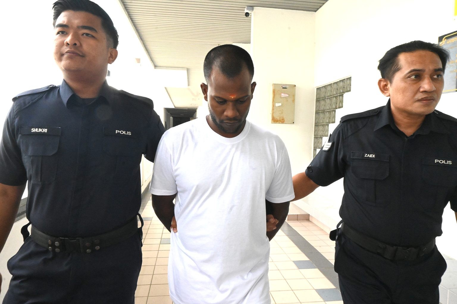 காதலியின் மகளை மானபங்கம் புரிந்த இந்தியப் பிரஜைக்கு 6 ஆண்டு சிறை