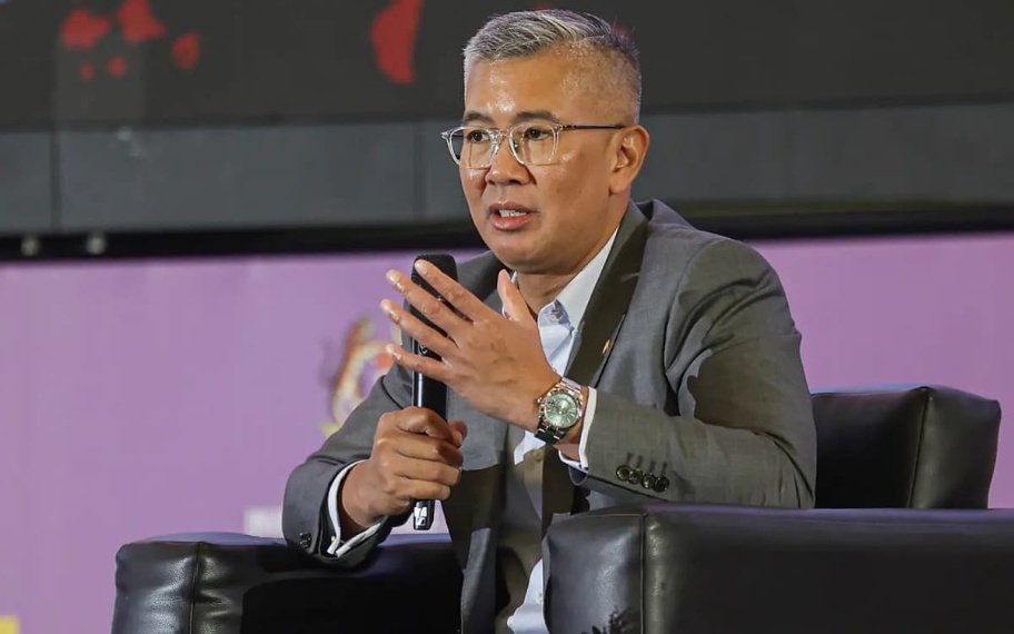 வரி குறித்து விவாதிக்க தெங்கு ஸாஃப்ருல் அஸிஸ்  அமெரிக்காவிற்குப் பயணம்