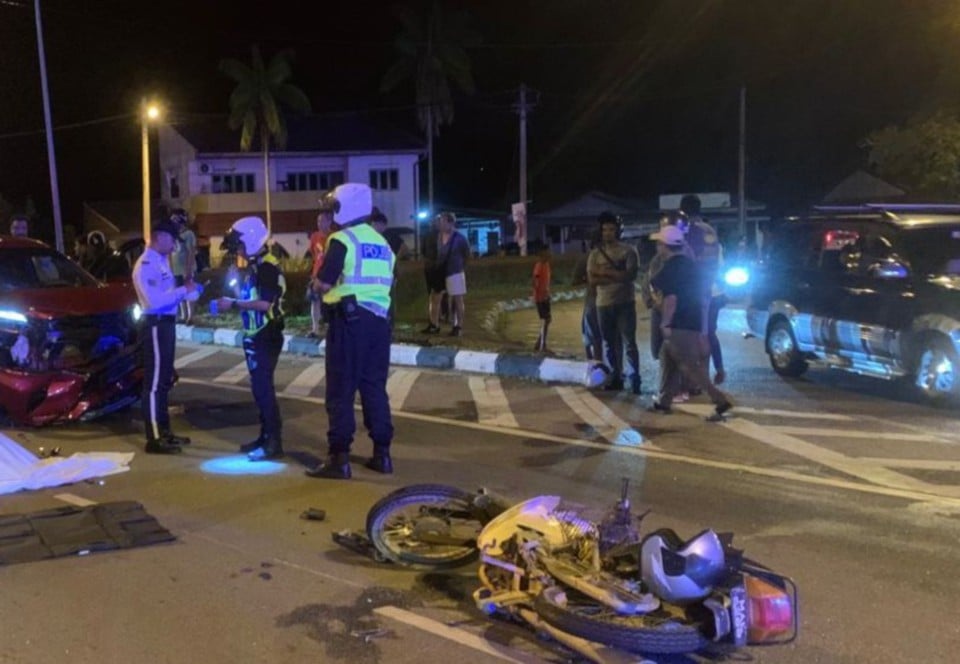 தம்பினில் நிகழ்ந்த விபத்தில் இருவர் பலி