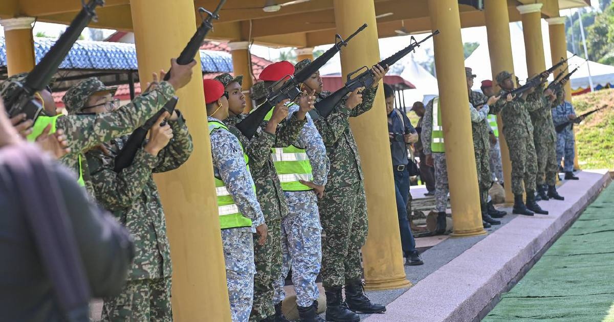 தேசிய சேவைப் பயிற்சியாளர்கள் துப்பாக்கியைப் பயன்படுத்த அனுமதி