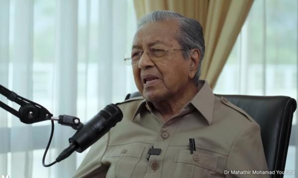 மஹா கிளினிக்கில் எந்தவொரு பங்குரிமையையும் கொண்டிருக்கவில்லை