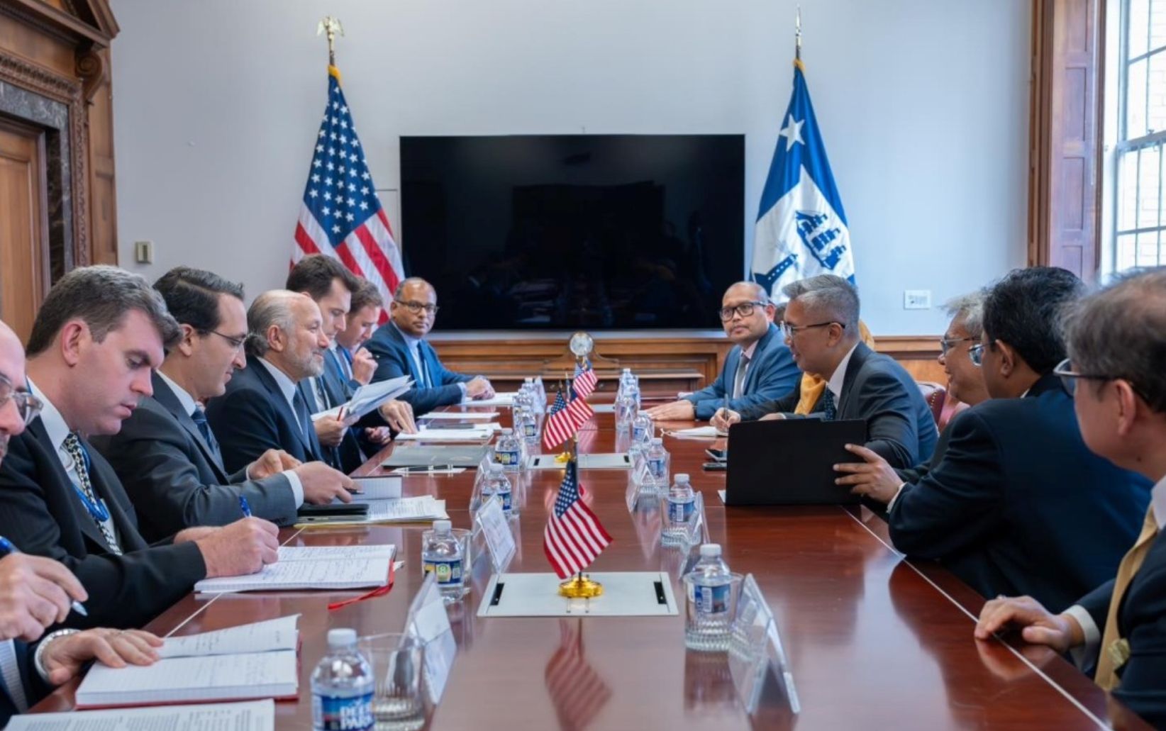 சரியான பாதையில் மலேசியா – அமெரிக்கா இடையேயான பேச்சுவார்த்தை