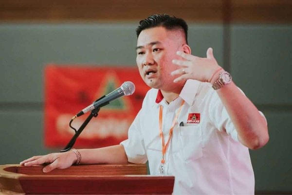 இரு அமைச்சர்கள் பதவி உடனடியாக நிரப்பப்பட வேண்டும்