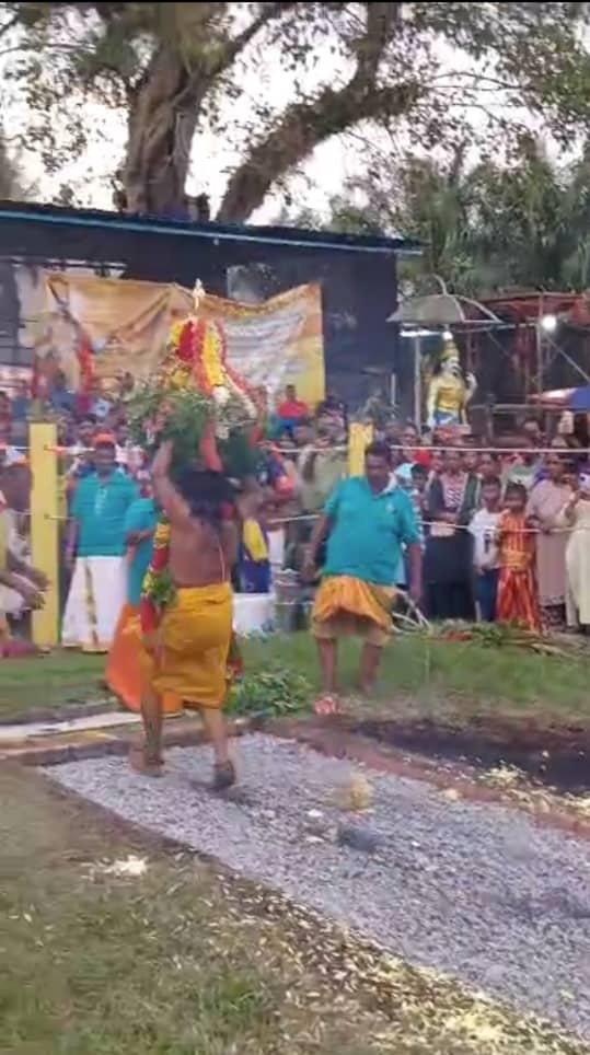 பேராக், பகான் செராய், களும்பாங் தோட்ட ஸ்ரீ திரெளபதியம்மன் ஆலயத் தீமிதி திருவிழா