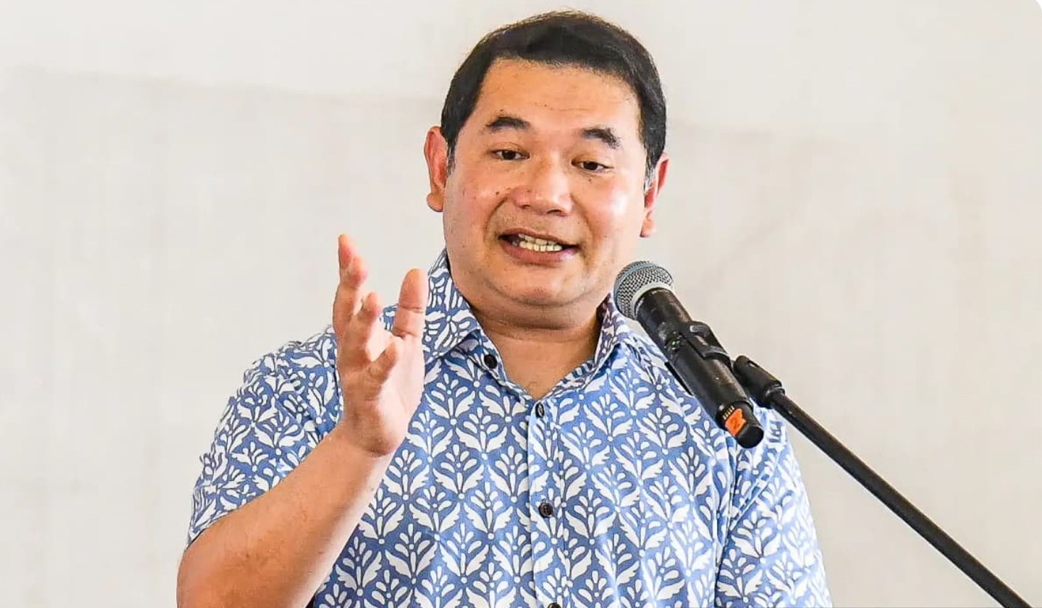 கல்வி அமைச்சைக் கேலி செய்த ரஃபிஸி – பதவி விலகலைத் தற்காத்தார்