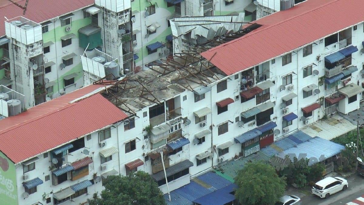 சூறாவளியில் 11 வாகனங்களும் ஆறு வீடுகளும் சேதம்