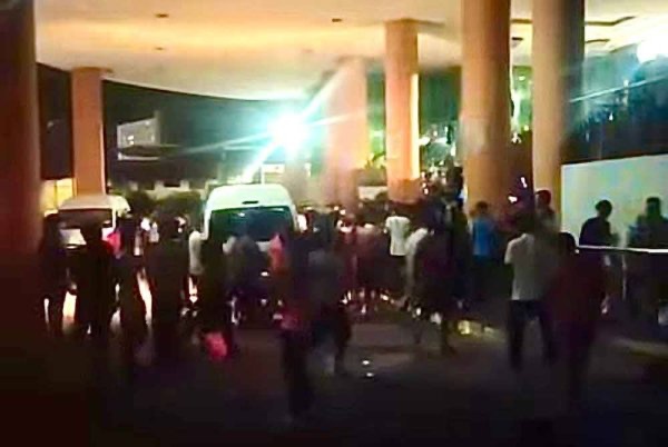 தங்கும் விடுதியில் கலவரம் – 46 வெளிநாட்டினர் கைது!