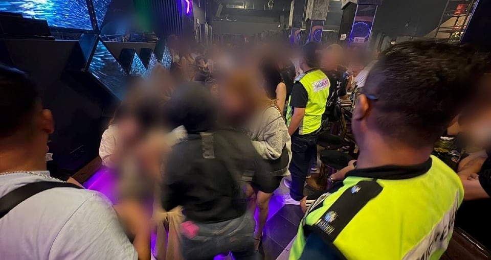 மனமகிழ் மையங்களில் பணி புரிந்த 88 வெளிநாட்டுப் பெண்கள் கைது