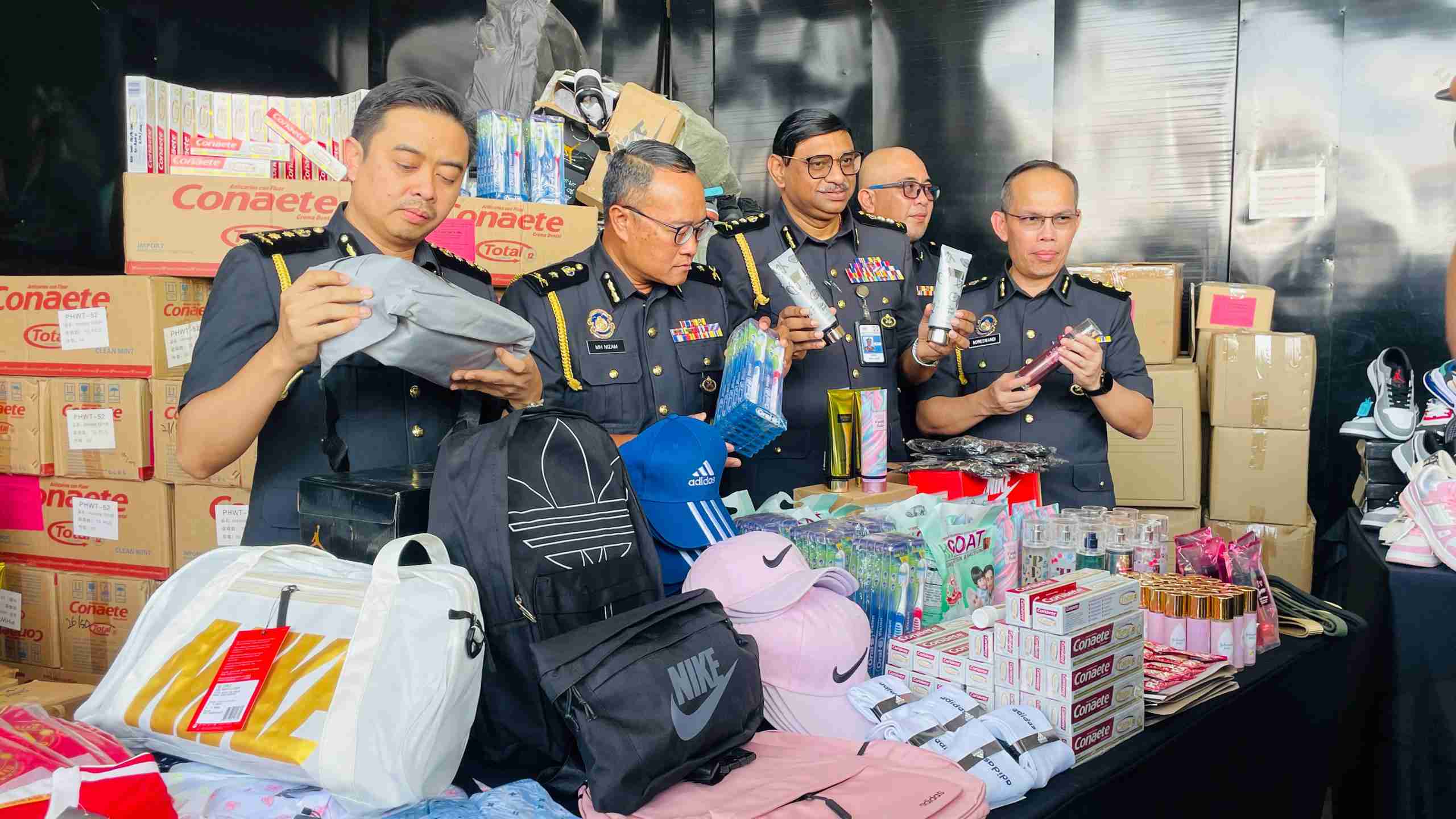 65 ஆயிரம் பொருட்கள் அழிக்கப்பட்டன