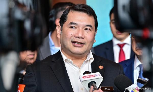 நஜீப் வழக்கில் ஆவணங்களைத் திரட்டுவதில் நீண்ட காலம் எடுத்துக் கொண்டது ஏன்? அரசு தரப்பு விளக்கம் அளிக்க வேண்டும்