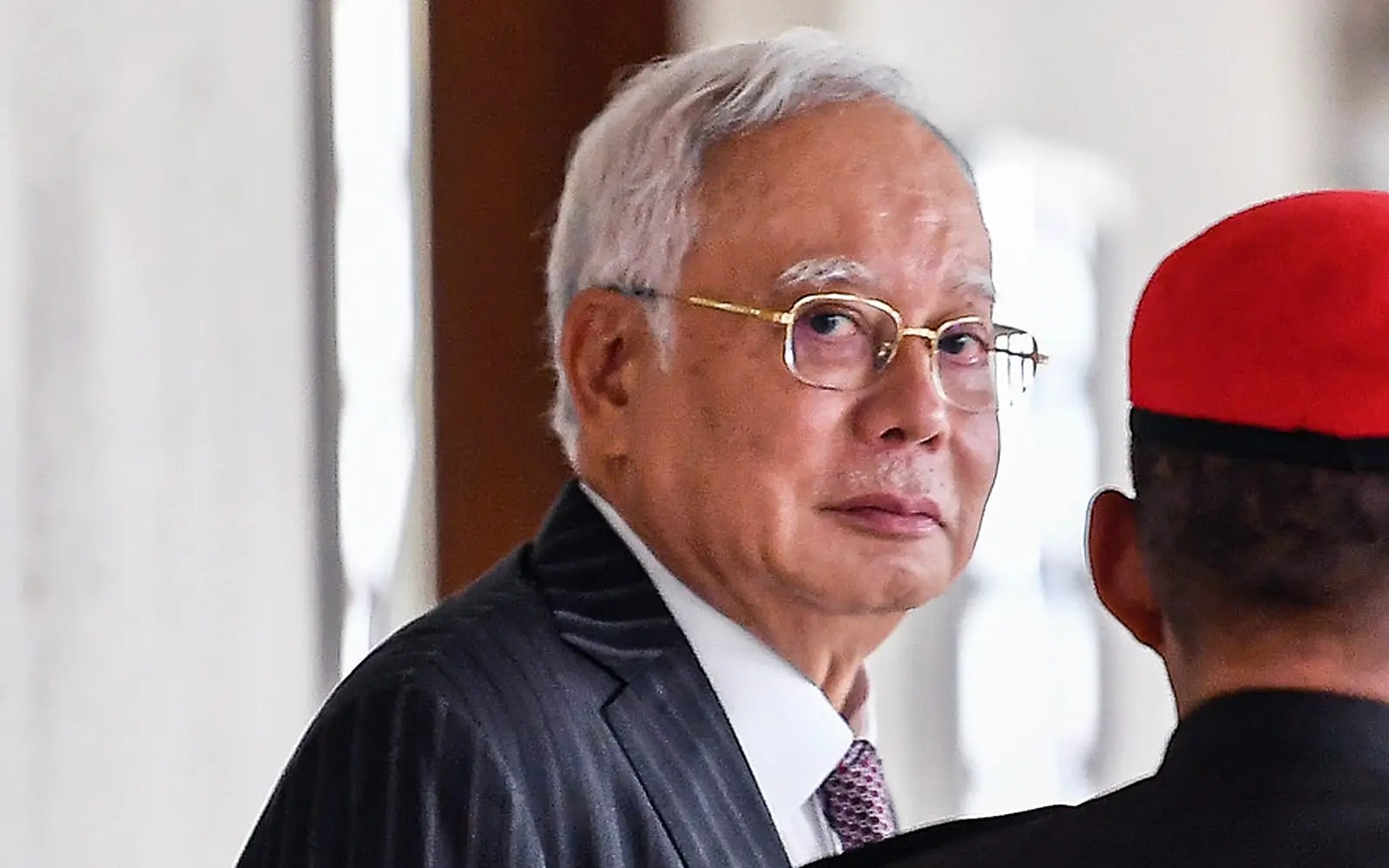 அரசாணை உத்தரவு தொடர்பில் நஜீப் போலீசில் புகார்