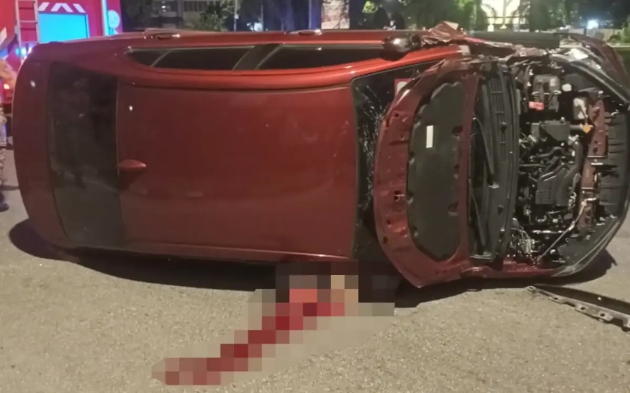 கார் கவிழ்ந்ததில் ஆடவர் மரணமுற்றார்