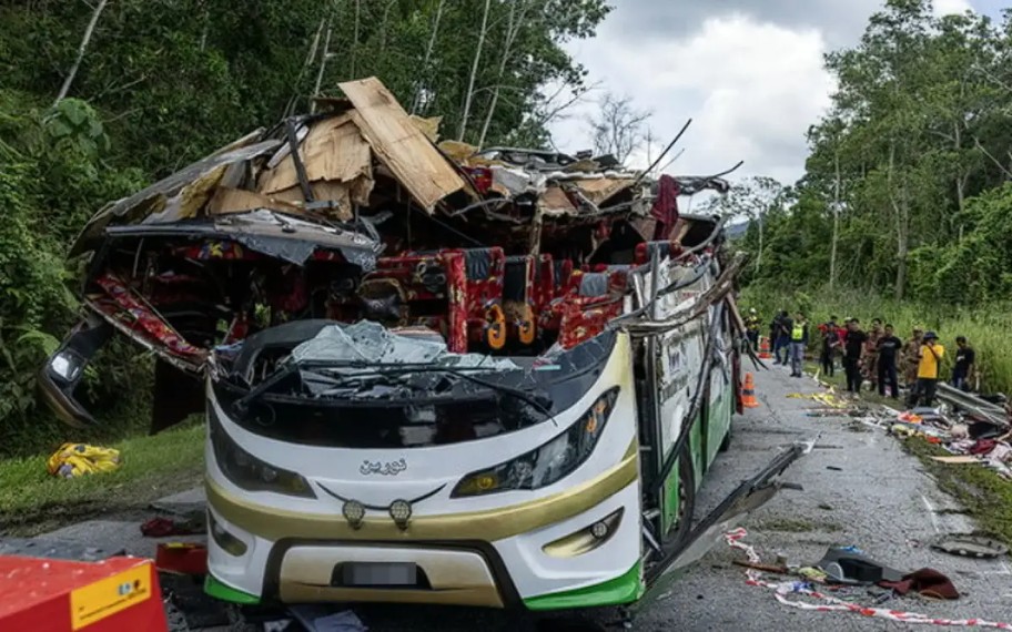 பிரேக் செயலிழந்து விட்டதாக ஓட்டுநர் கூறுகிறார்