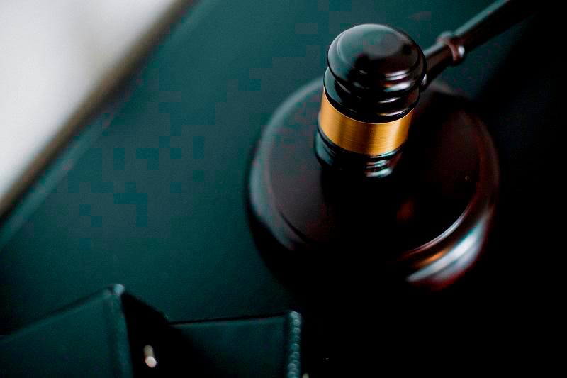 நம்பிக்கை மோசடி, முன்னாள் நிதி அதிகாரிக்கு 16 மாதச் சிறை