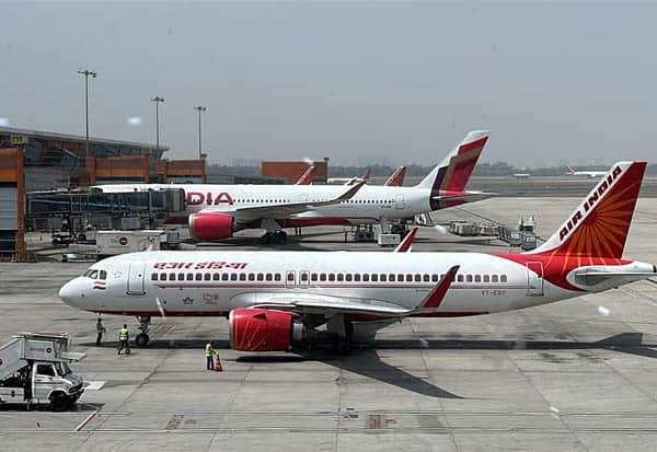 ஏர் இந்தியா விமானம் மீது பறவை மோதியது