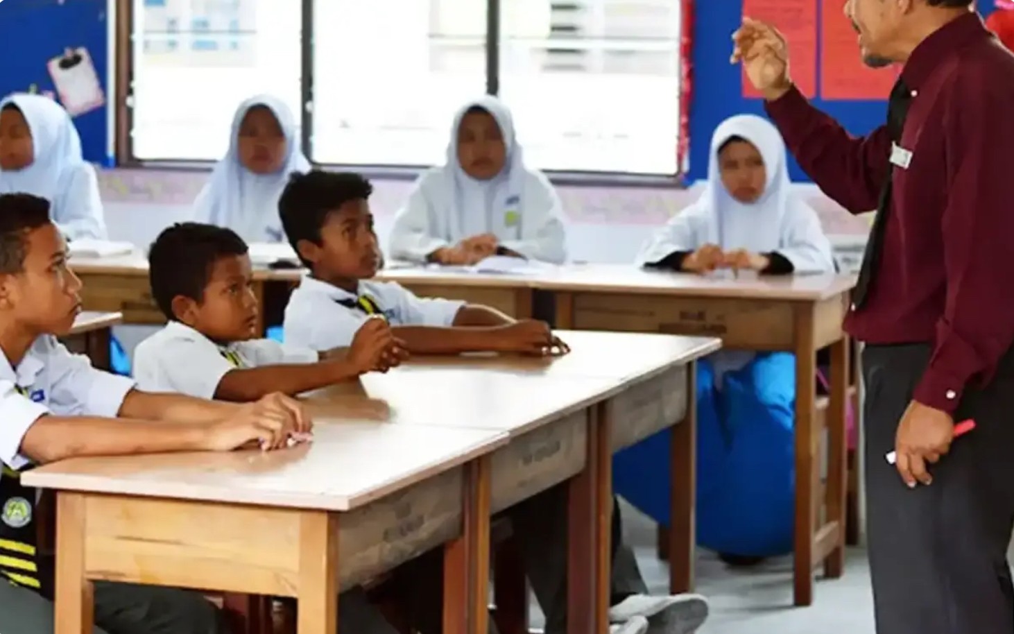 பாடத் திட்டத்தை முடிக்க ஆசிரியர்களுக்குப் போதுமான நேரம் இல்லையா?