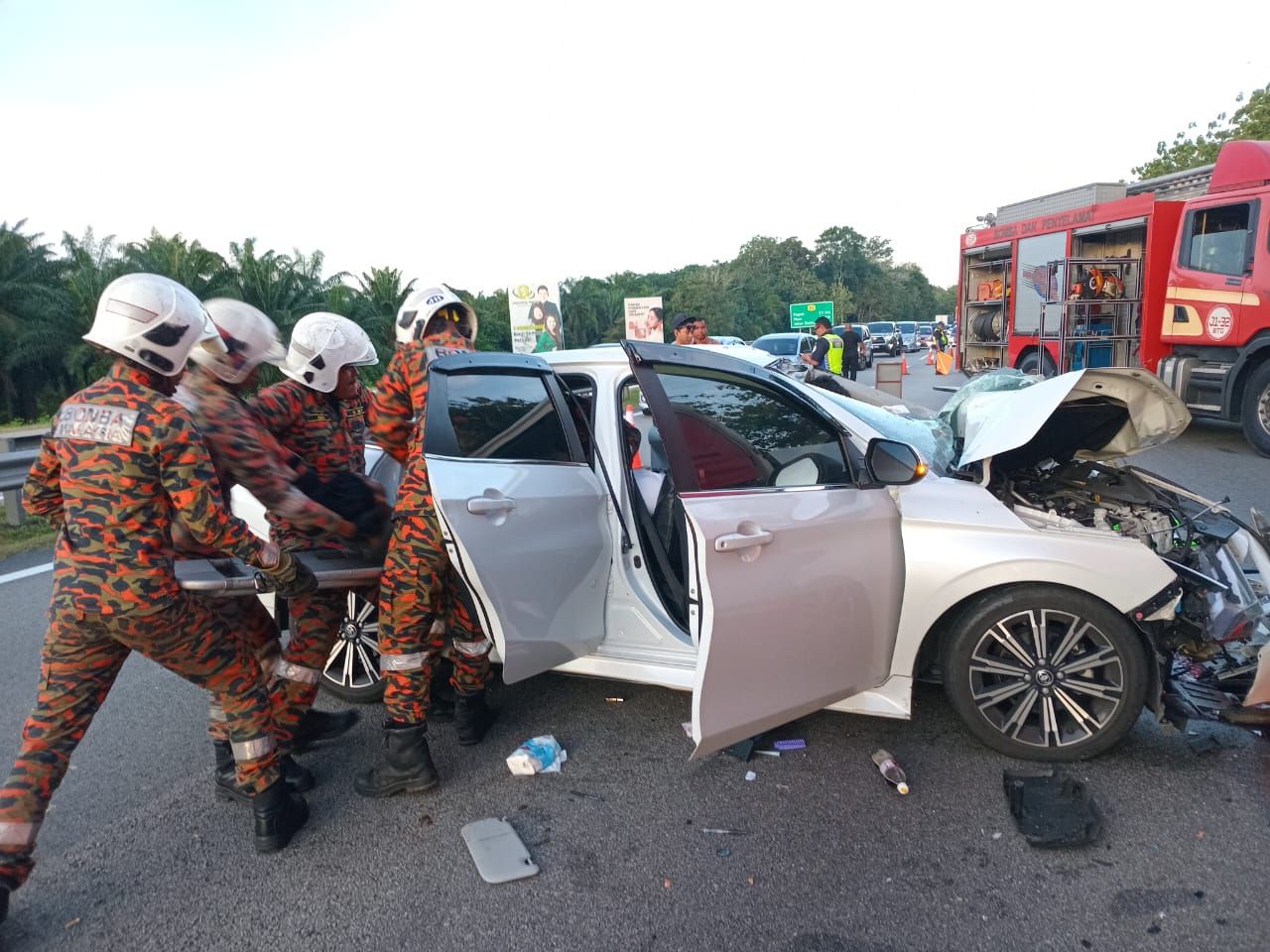 விபத்தில் இரு பெண்கள் மரணம், நால்வர் காயம்