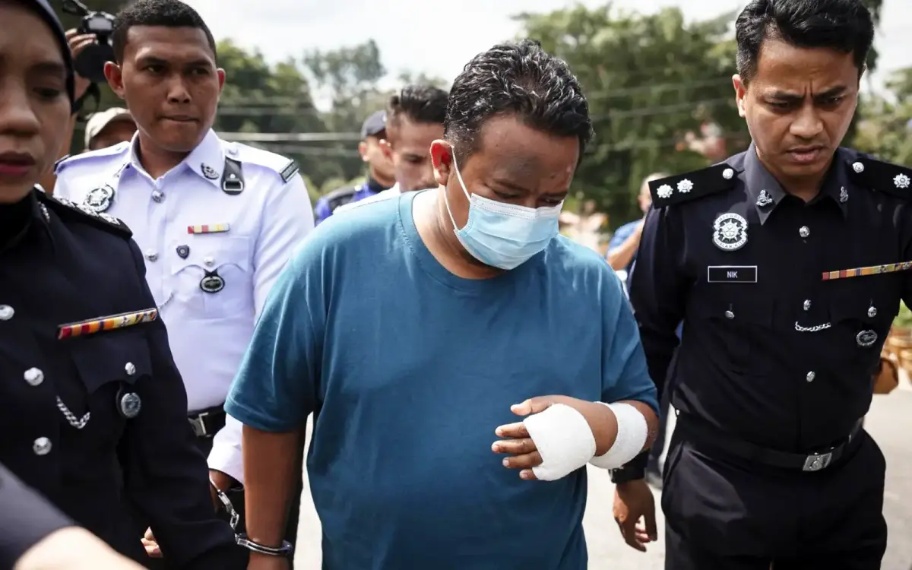 அந்த பேருந்து ஓட்டுநரின் வாகனமோட்டும் லைசென்ஸ் ரத்து