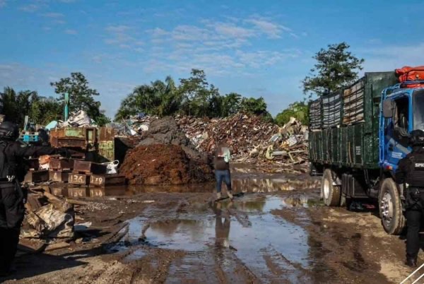 பழைய இரும்புக் கடத்தல் கும்பல்களுக்கு எதிராக 5 மாநிலங்களில் எஸ்பிஆர்எம் அதிரடிச் சோதனை