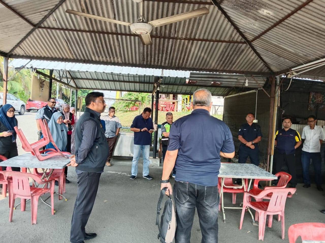 முறையற்ற கடை வீடுகளில் அந்நியத் தொழிலாளர்கள் தங்க வைக்கப்பட்டது: தொழிற்சாலைக்கு எதிராக நடவடிக்கை