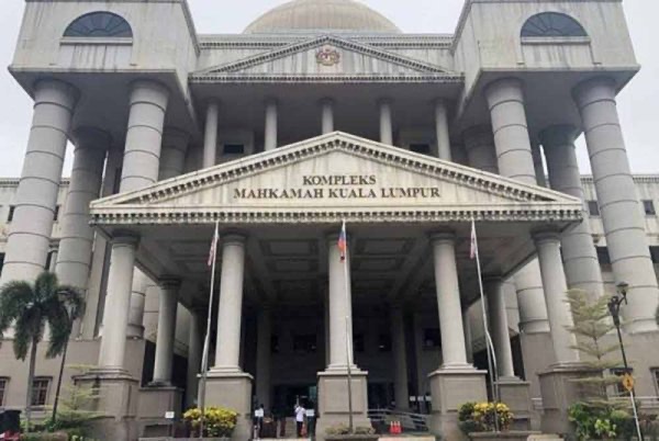 காப்புறுதிப் பணத்தை கோருவதற்கு போலி ஆவணங்கள்: கணவன், மனைவி மீது குற்றச்சாட்டு