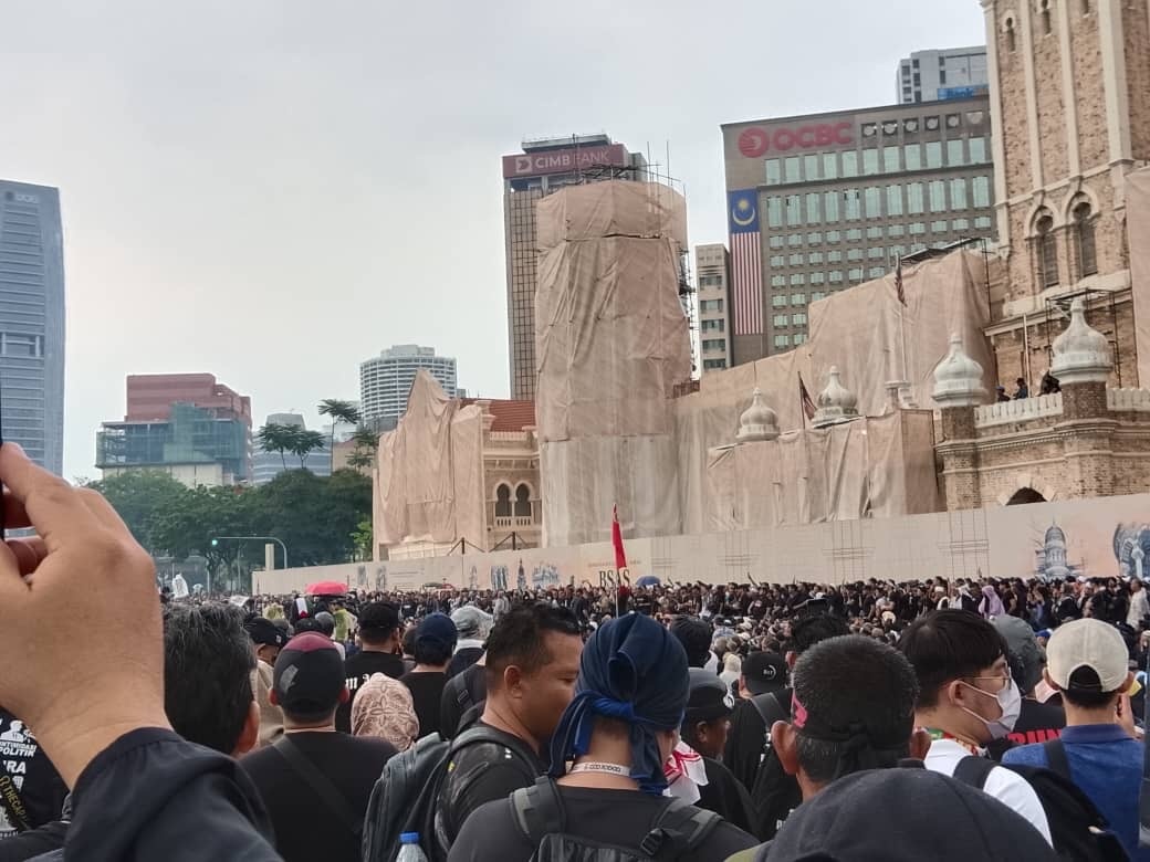 பேரணியில் கிட்டத்தட்ட 18 ஆயிரம் பேர் பங்கேற்றனர்