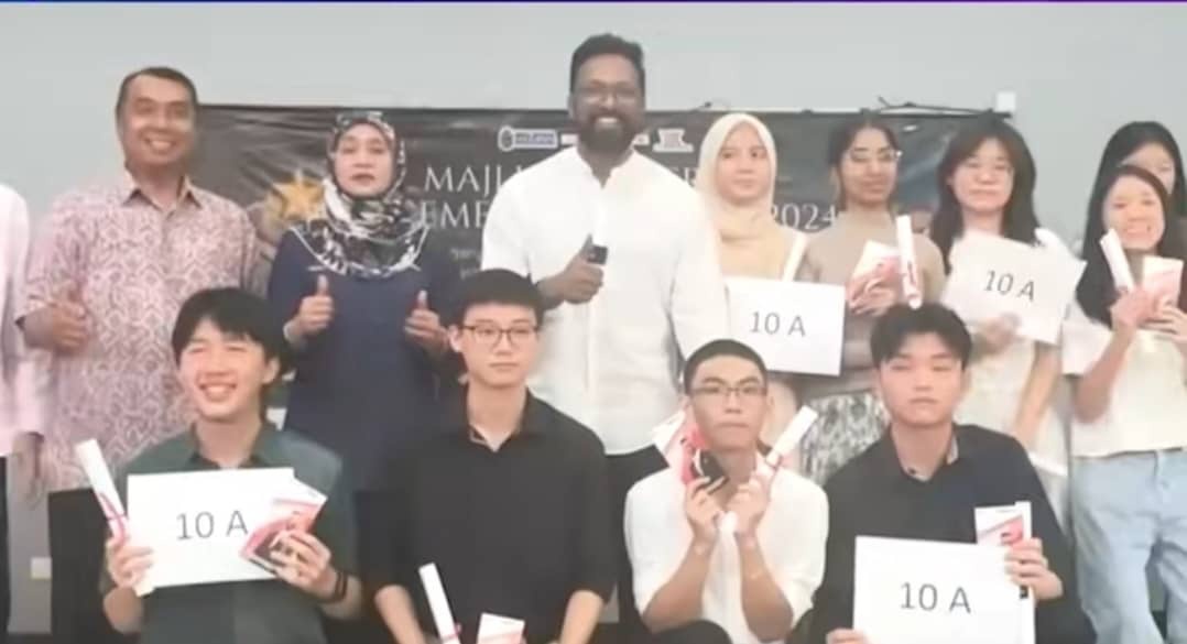 கோத்தா கெமுனிங் சட்டமன்றத் தொகுதி எஸ்பிஎம் சாதனையாளர்களுக்கு ரிம38,400 நிதியுதவி: கல்விக்கு முக்கியத்துவம்!