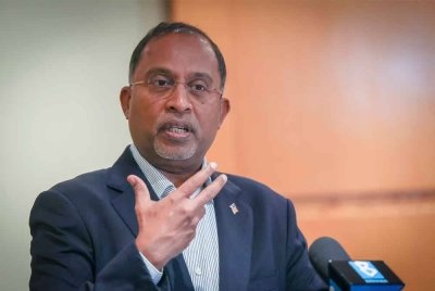 கடன் திட்டத்தில் சிக்கிக் கொள்ளாமல் இருக்க உயர்க்கல்வி மாணவர்களுக்கு அறிவுறுத்து