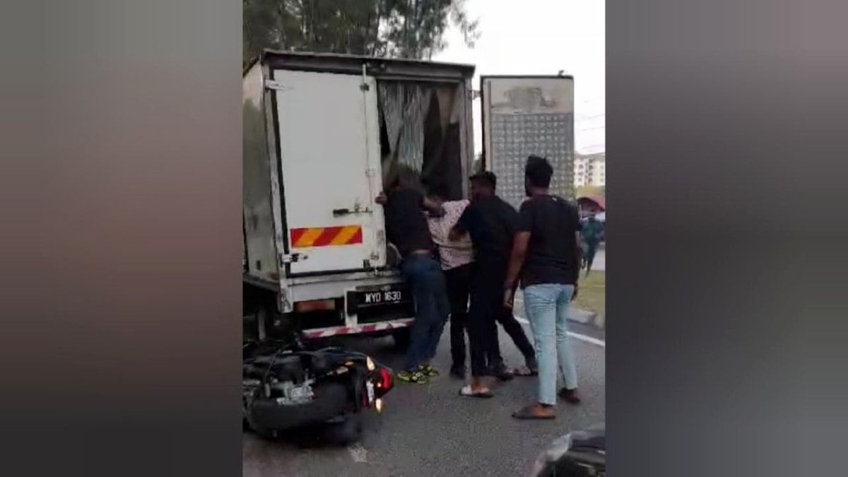 ஆடவரைக் கடத்திச் சென்ற மூவரைப் போலீஸ் தேடுகிறது