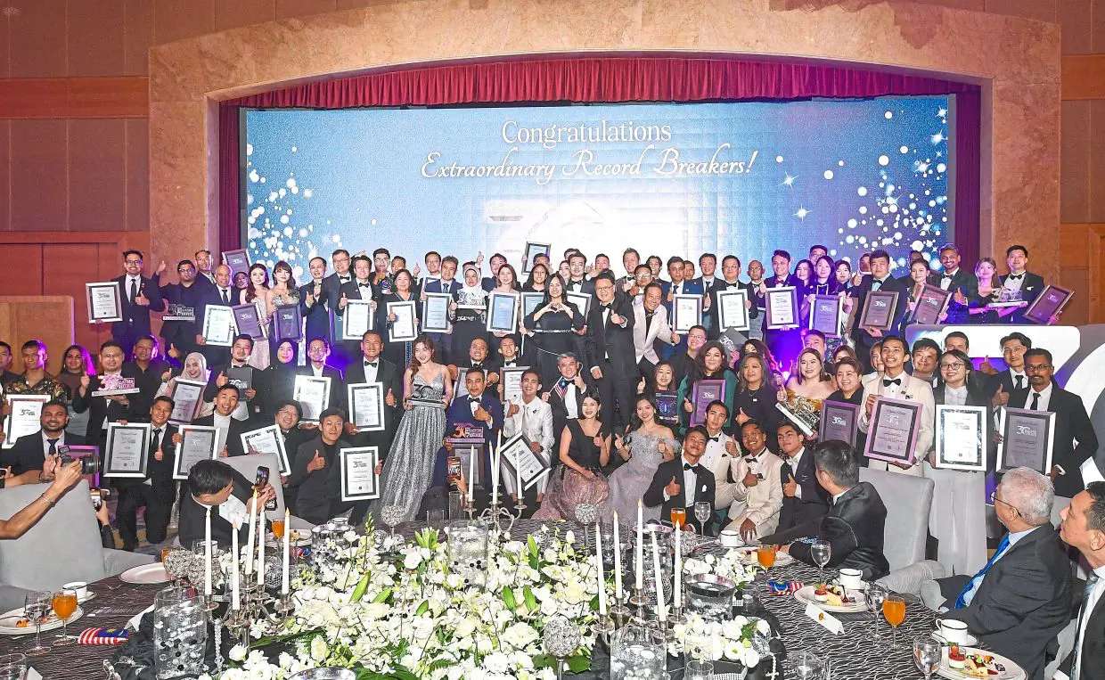 மலேசியச் சாதனையாளர்களின் பயணங்களை எடுத்துரைக்கும் தொலைக்காட்சித் தொடர்