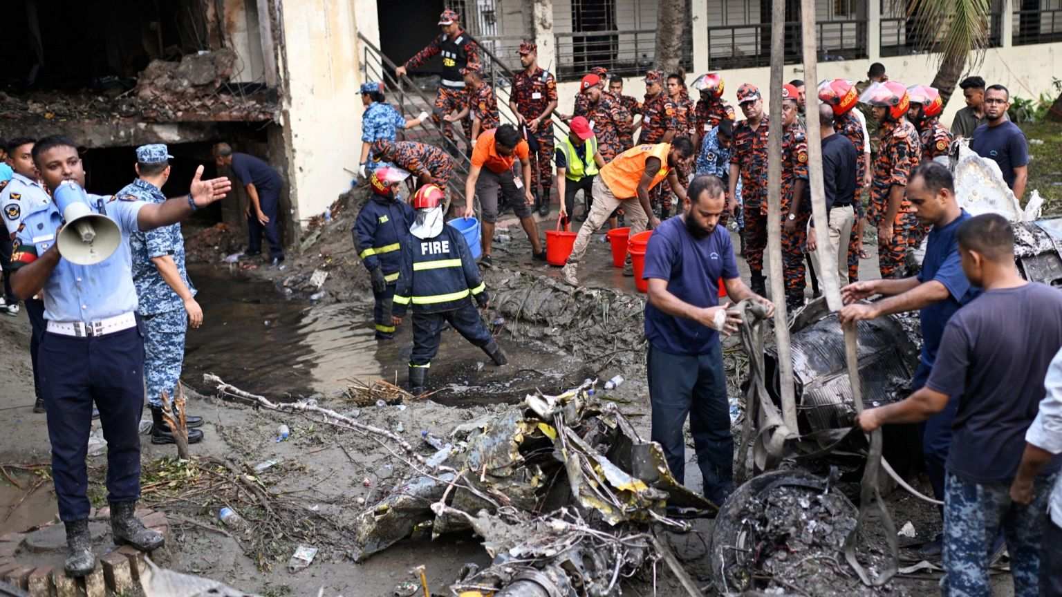 வங்காளதேச விமான விபத்தில் பலி  எண்ணிக்கை 31 ஆக உயர்வு