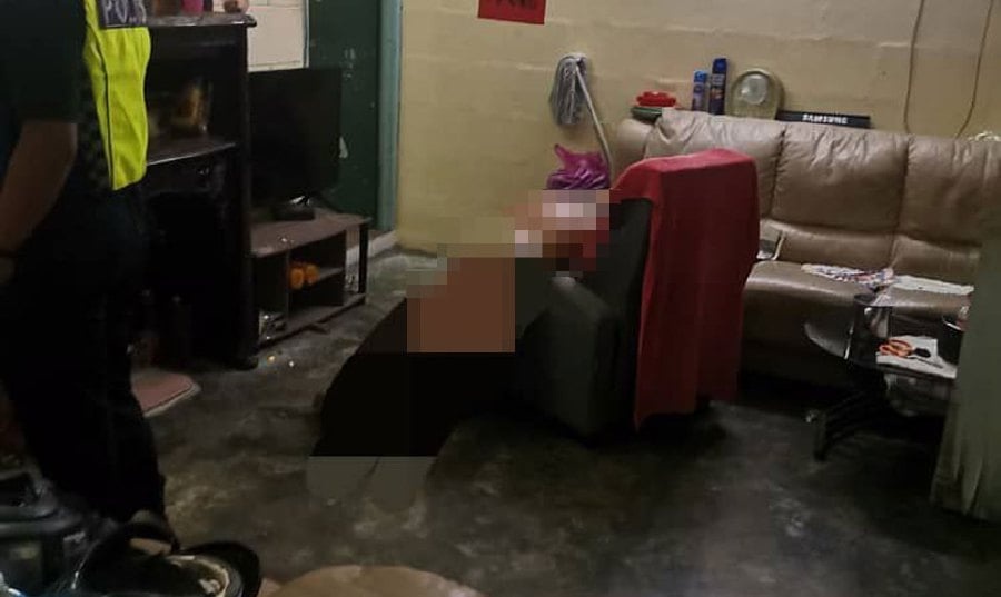 பூட்டப்பட்டிருந்த வீட்டில் முதியவர் இறந்து கிடந்தார்