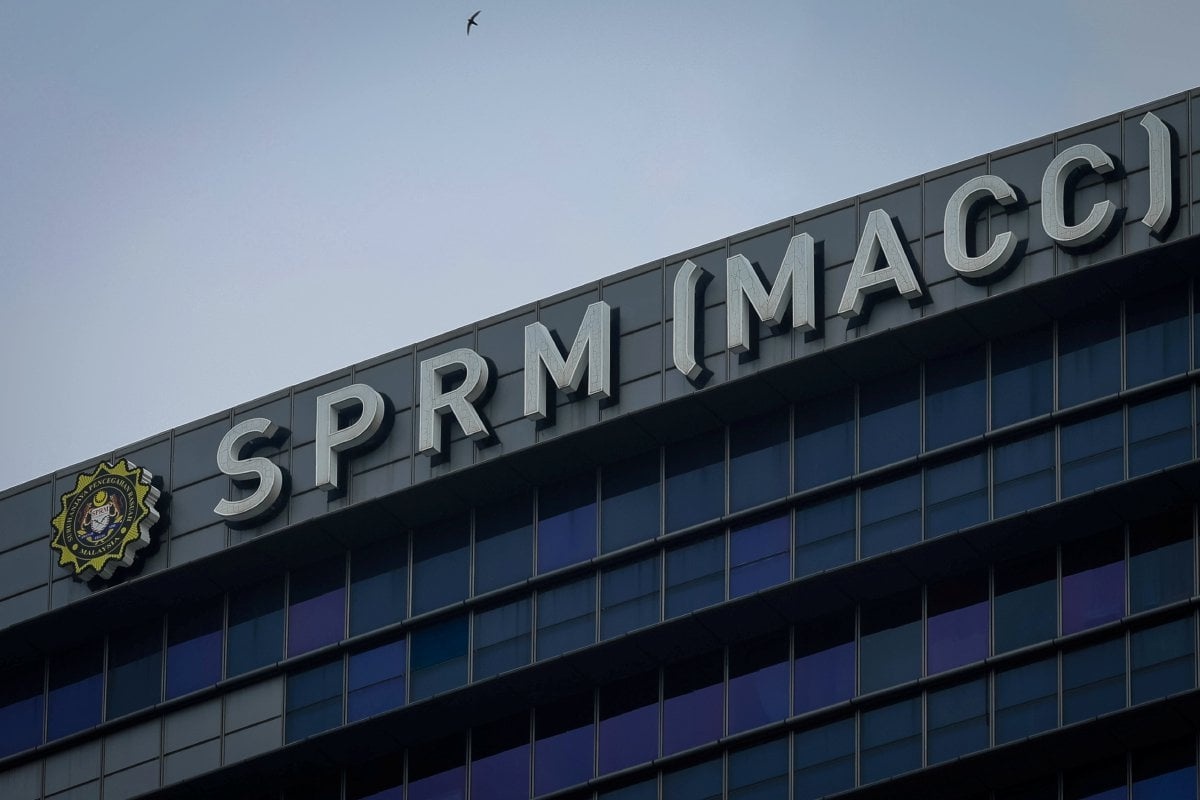 இரும்பு உட்பட உலோகப் பொருள் கடத்தல்: 28 நிறுவனங்களிடமிருந்து 332.5 மில்லியன் ரிங்கிட் பொருட்கள் பறிமுதல்