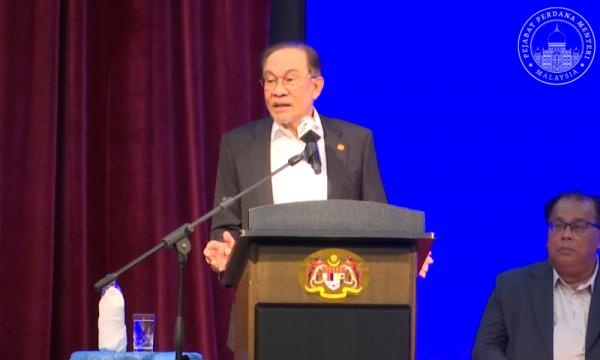 அந்நிய நெருக்குதலுக்கு மலேசியா அடிபணியாது